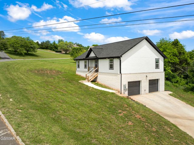 3886 Settlers Trail, Kodak, TN 37764
