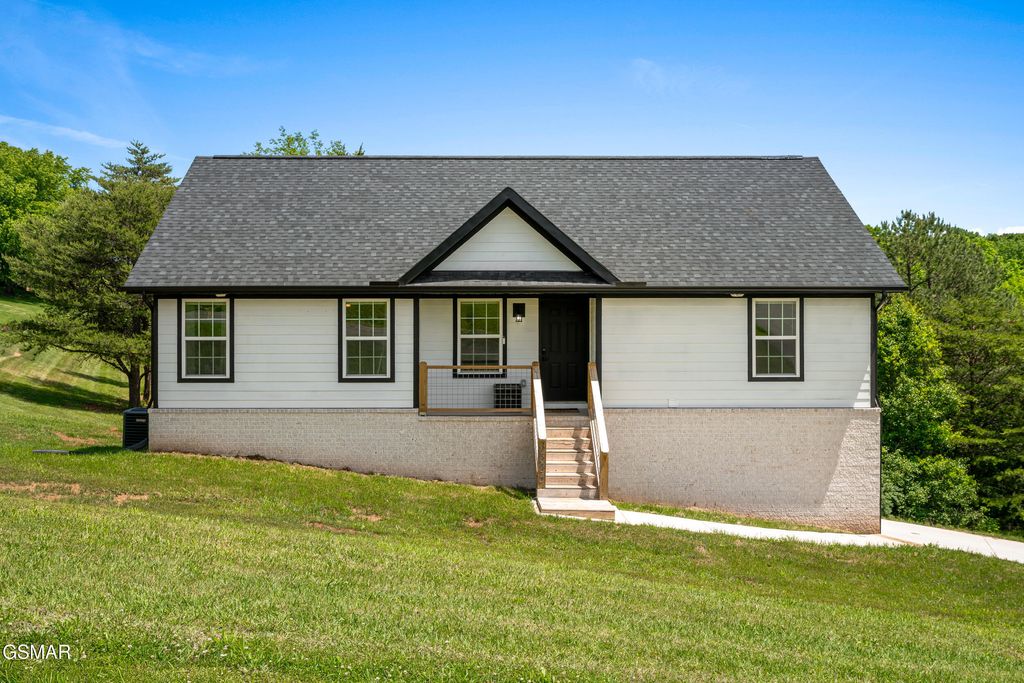 3886 Settlers Trail, Kodak, TN 37764