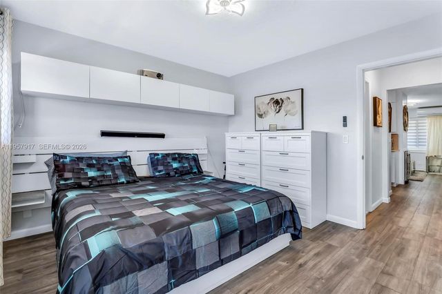 901 SW 11th Ave 17H, Hallandale Beach, FL 33009