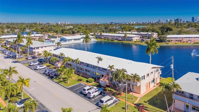 901 SW 11th Ave 17H, Hallandale Beach, FL 33009