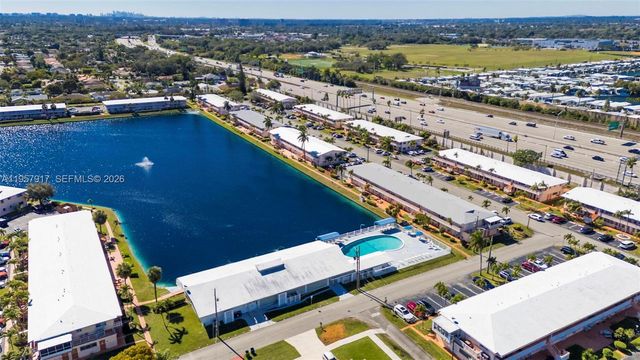 901 SW 11th Ave 17H, Hallandale Beach, FL 33009