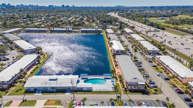 901 SW 11th Ave 17H, Hallandale Beach, FL 33009