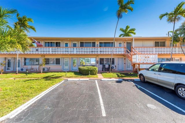 901 SW 11th Ave 17H, Hallandale Beach, FL 33009