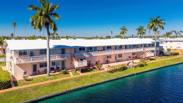 901 SW 11th Ave 17H, Hallandale Beach, FL 33009