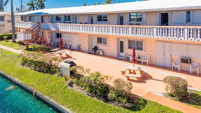 901 SW 11th Ave 17H, Hallandale Beach, FL 33009