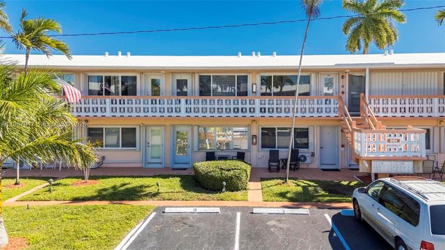 901 SW 11th Ave 17H, Hallandale Beach, FL 33009