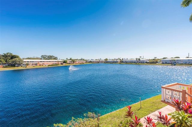 901 SW 11th Ave 17H, Hallandale Beach, FL 33009