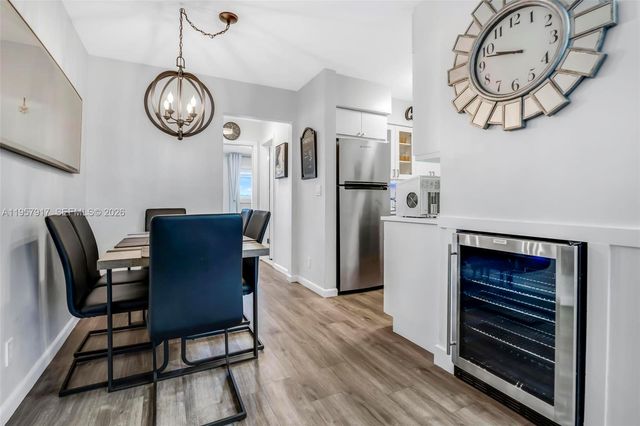 901 SW 11th Ave 17H, Hallandale Beach, FL 33009