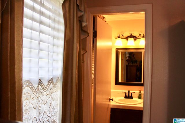 928 18TH AVENUE NW, Birmingham, AL 35215