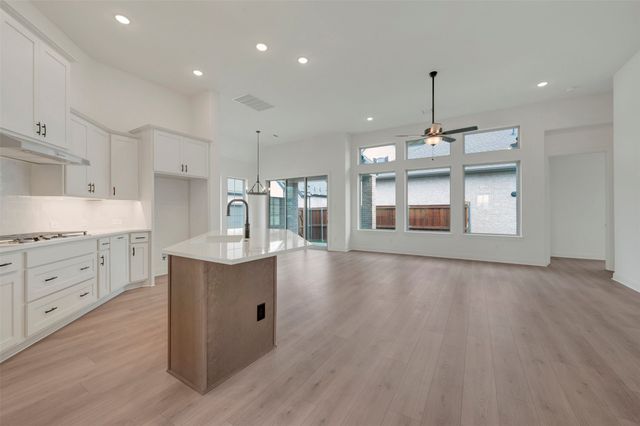 2155 Spotted Fawn Drive, Arlington, TX 76005