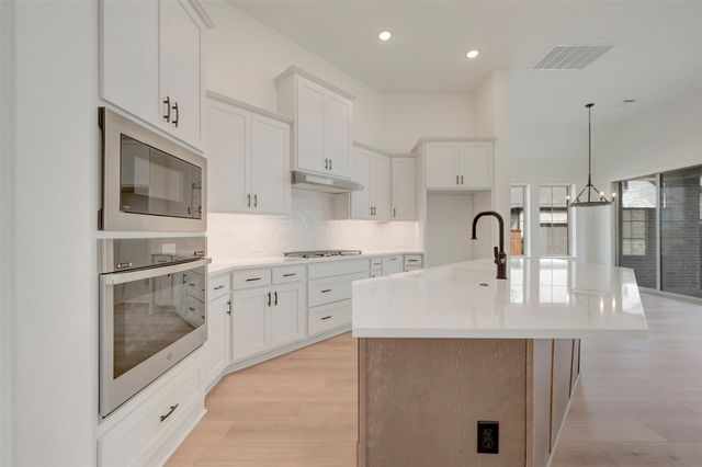 2155 Spotted Fawn Drive, Arlington, TX 76005