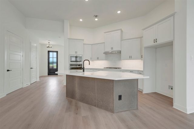 2155 Spotted Fawn Drive, Arlington, TX 76005
