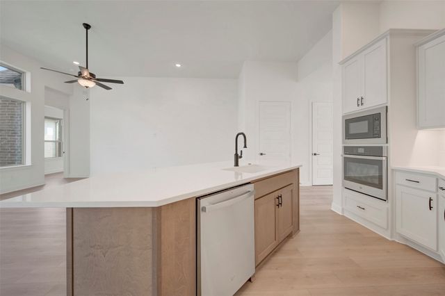 2155 Spotted Fawn Drive, Arlington, TX 76005