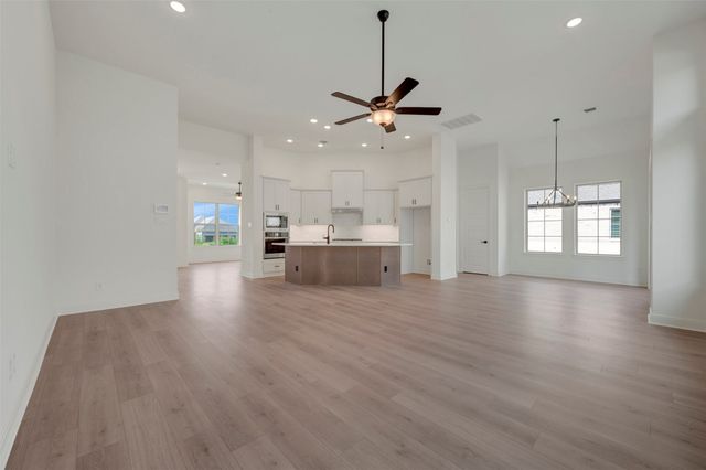 2155 Spotted Fawn Drive, Arlington, TX 76005