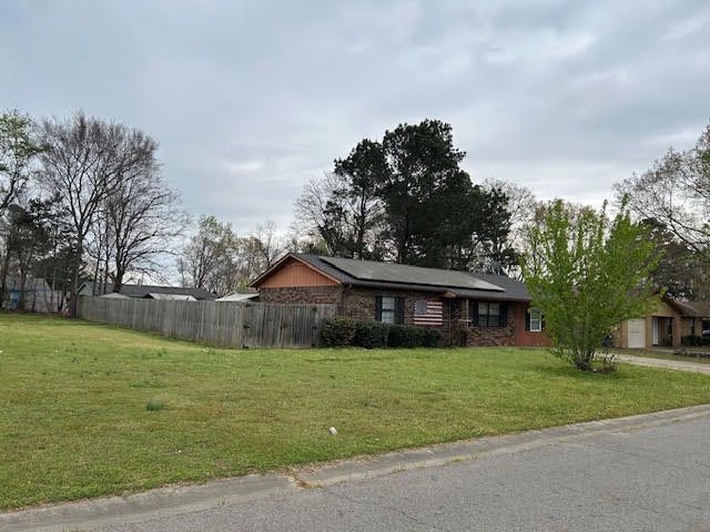1301 S Greenwich Avenue, Russellville, AR 72801