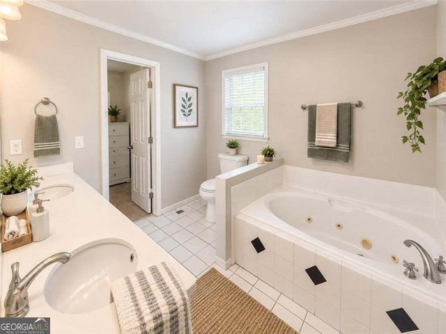 927 Magna Carta Drive NW, Atlanta, GA 30318