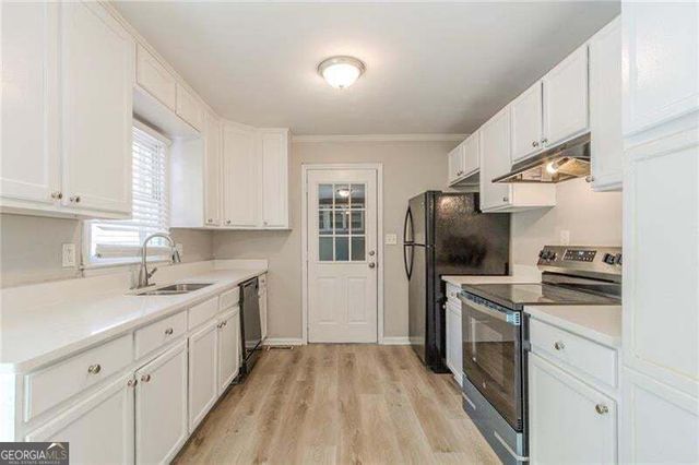927 Magna Carta Drive NW, Atlanta, GA 30318