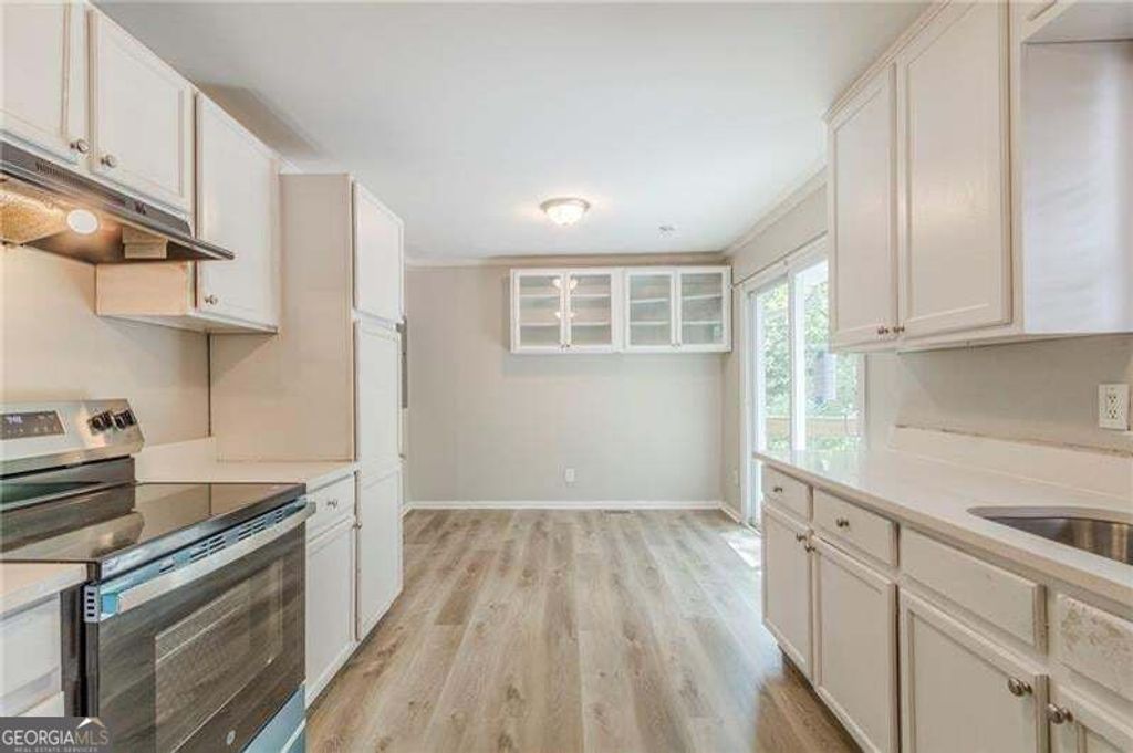 927 Magna Carta Drive NW, Atlanta, GA 30318 — photo 4
