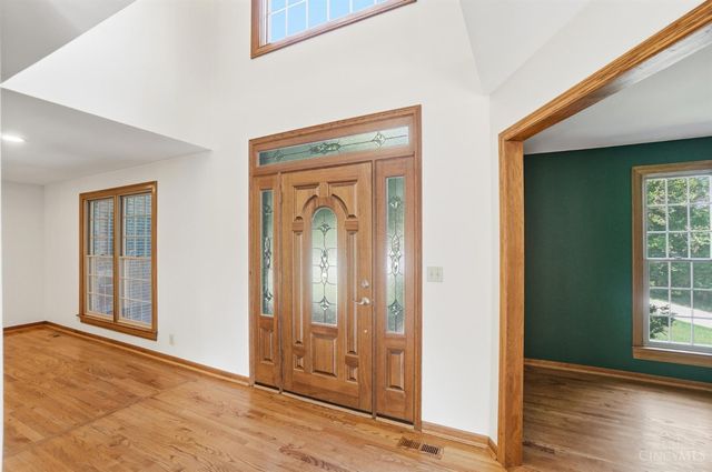 8082 Kingfisher Lane, West Chester, OH 45069