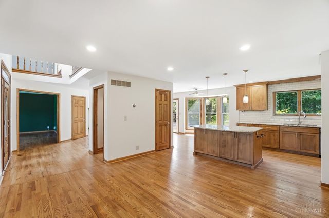 8082 Kingfisher Lane, West Chester, OH 45069