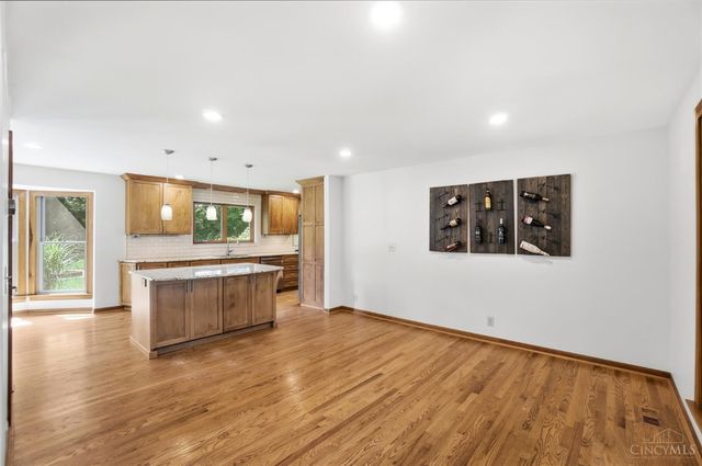 8082 Kingfisher Lane, West Chester, OH 45069