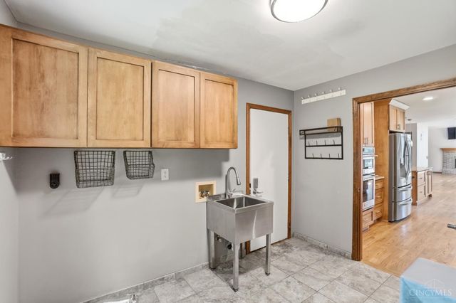8082 Kingfisher Lane, West Chester, OH 45069