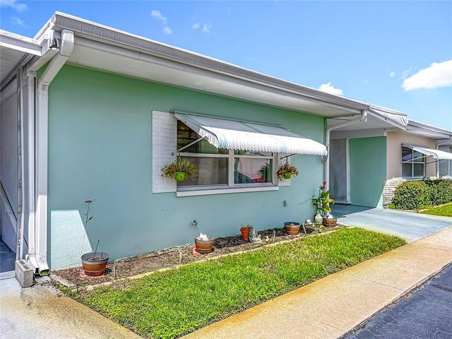 250 ROSERY ROAD NW 283, Largo, FL 33770