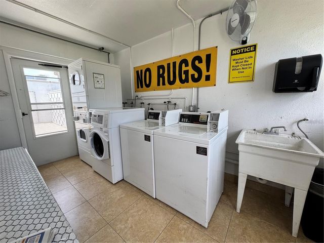 250 ROSERY ROAD NW 283, Largo, FL 33770