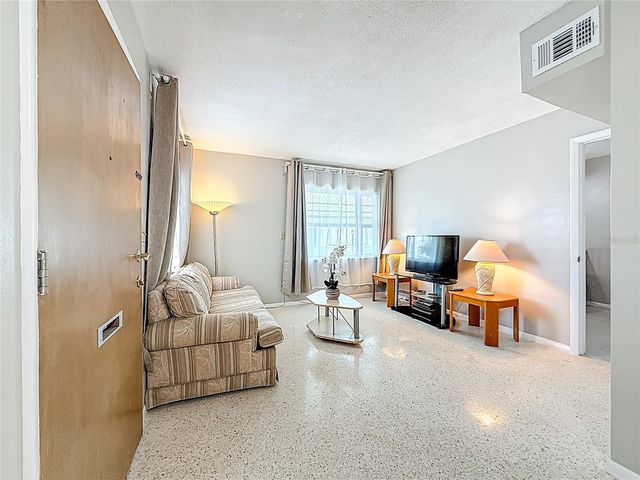 250 ROSERY ROAD NW 283, Largo, FL 33770