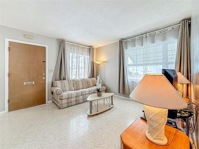 250 ROSERY ROAD NW 283, Largo, FL 33770