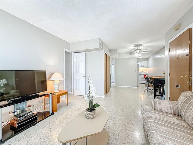 250 ROSERY ROAD NW 283, Largo, FL 33770