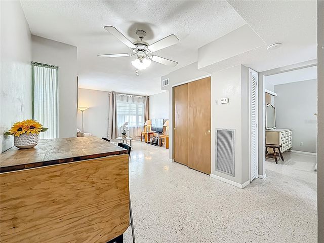 250 ROSERY ROAD NW 283, Largo, FL 33770