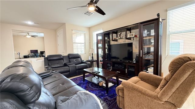 821 Fox Mountain Court, North Las Vegas, NV 89084