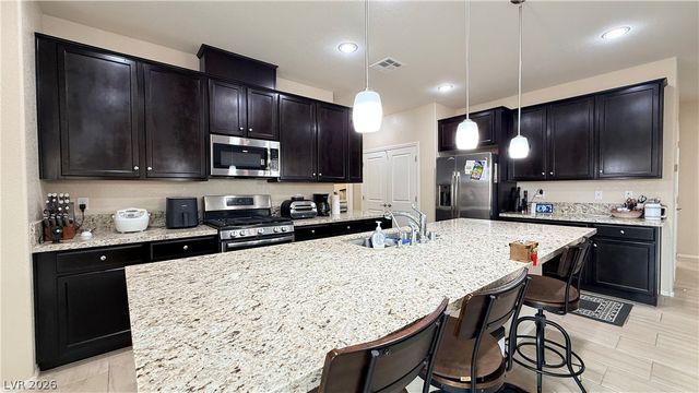 821 Fox Mountain Court, North Las Vegas, NV 89084