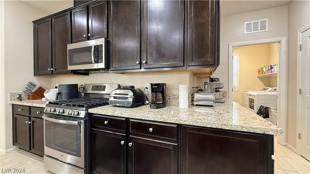 821 Fox Mountain Court, North Las Vegas, NV 89084