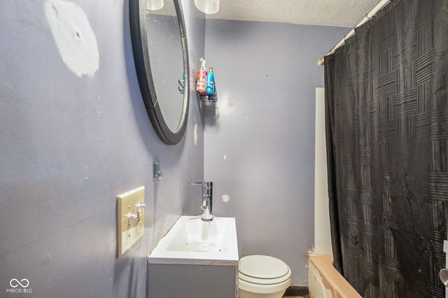 5607 Hardegan Street, Indianapolis, IN 46227