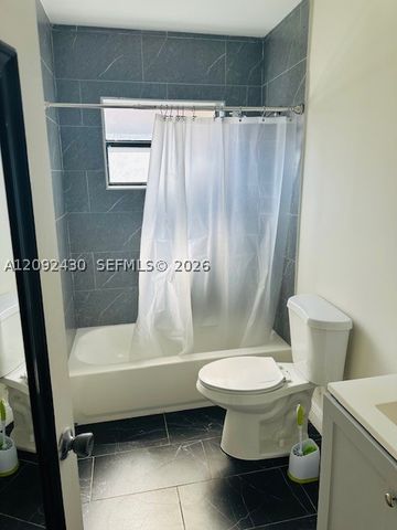 3739 SE 15 St 2, Dania Beach, FL 33004