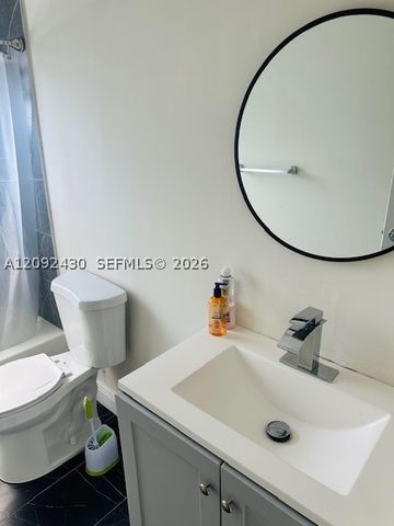 3739 SE 15 St 2, Dania Beach, FL 33004