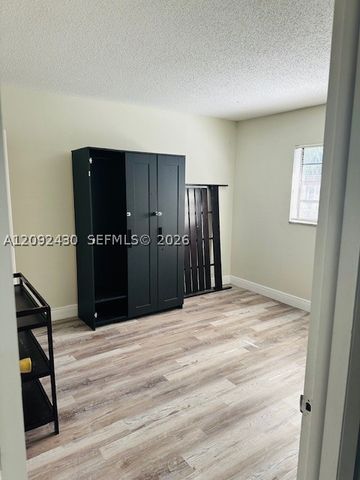 3739 SE 15 St 2, Dania Beach, FL 33004