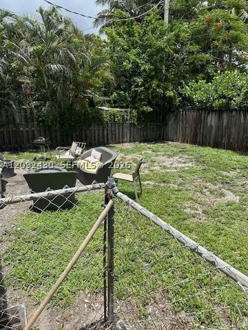 3739 SE 15 St 2, Dania Beach, FL 33004