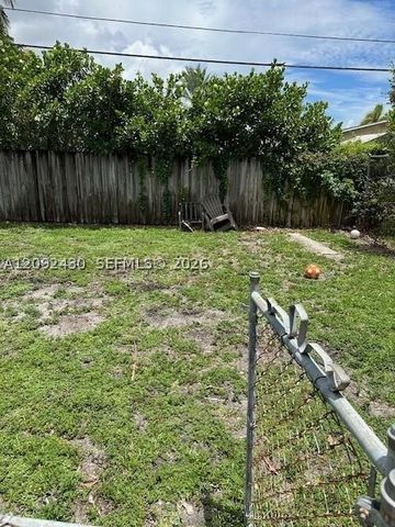3739 SE 15 St 2, Dania Beach, FL 33004