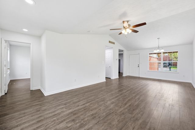 330 Williamsburg Lane, Georgetown, KY 40324