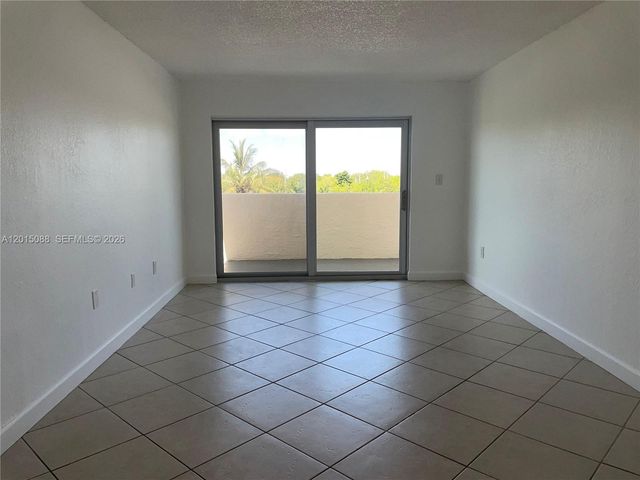 10300 Coral Way B-33, Miami, FL 33165