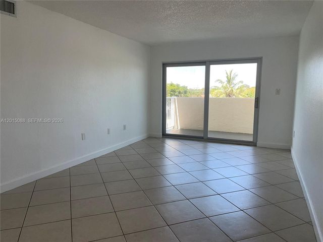 10300 Coral Way B-33, Miami, FL 33165