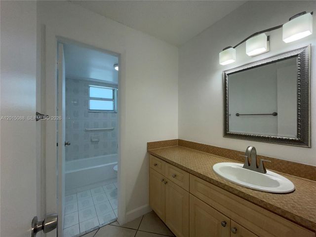 10300 Coral Way B-33, Miami, FL 33165