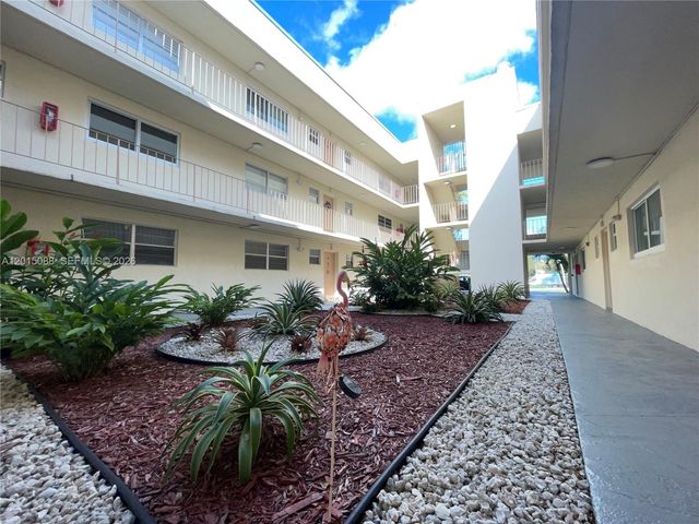 10300 Coral Way B-33, Miami, FL 33165