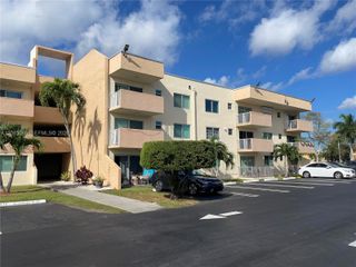 10300 Coral Way B-33, Miami, FL 33165