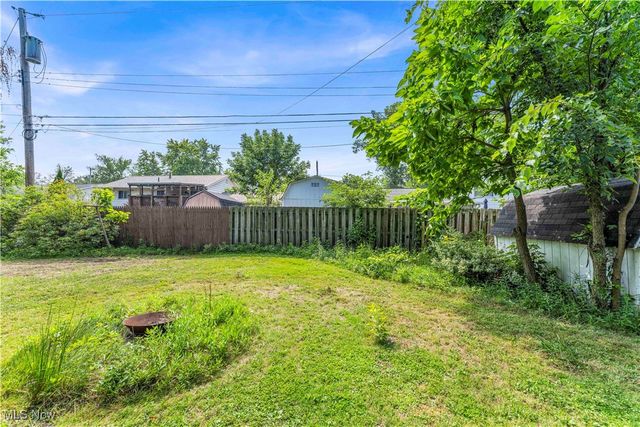 618 W Shore Boulevard, Sheffield Lake, OH 44054