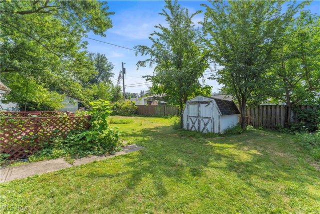 618 W Shore Boulevard, Sheffield Lake, OH 44054