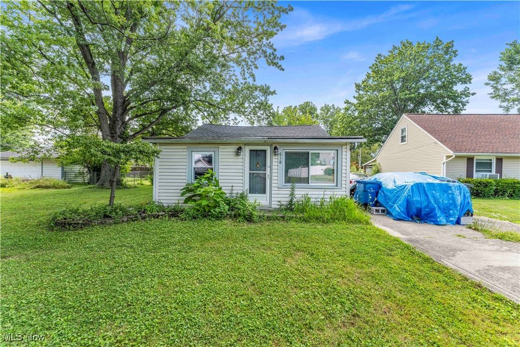 618 W Shore Boulevard, Sheffield Lake, OH 44054